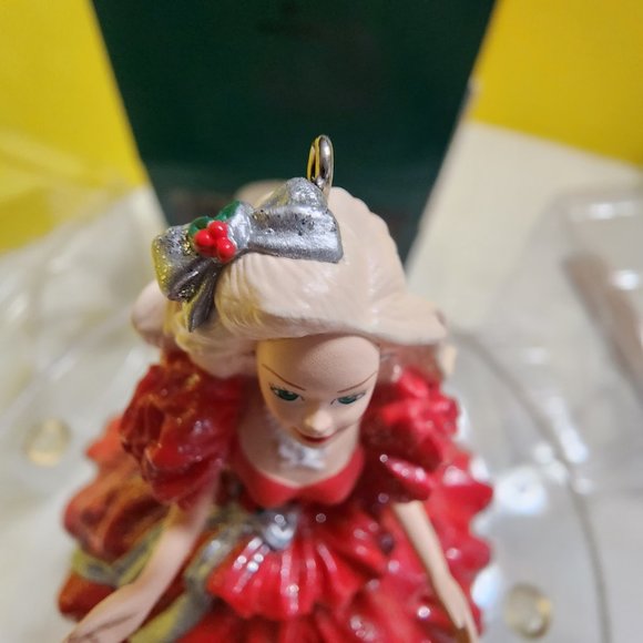 Hallmark Keepsake 1996 Club Edition BARBIE Christmas Ornament based on 1998 Doll - Picture 7 of 15